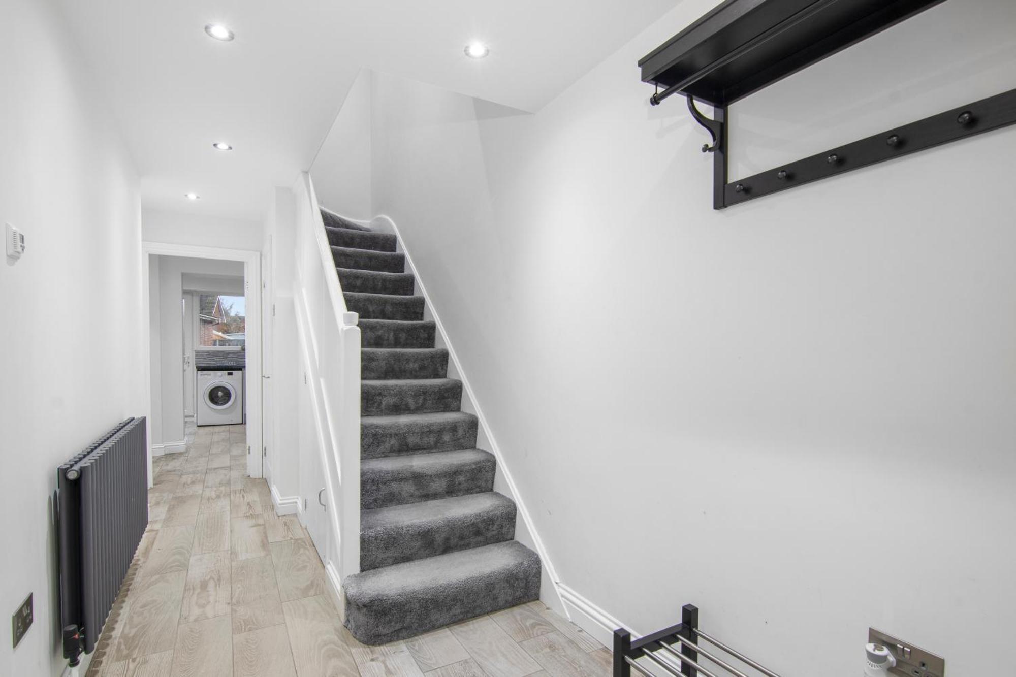 Onsitestays - Spacious 3 Bed House With Garden, Wifi & 4 Plus Parking Gravesend Exterior photo