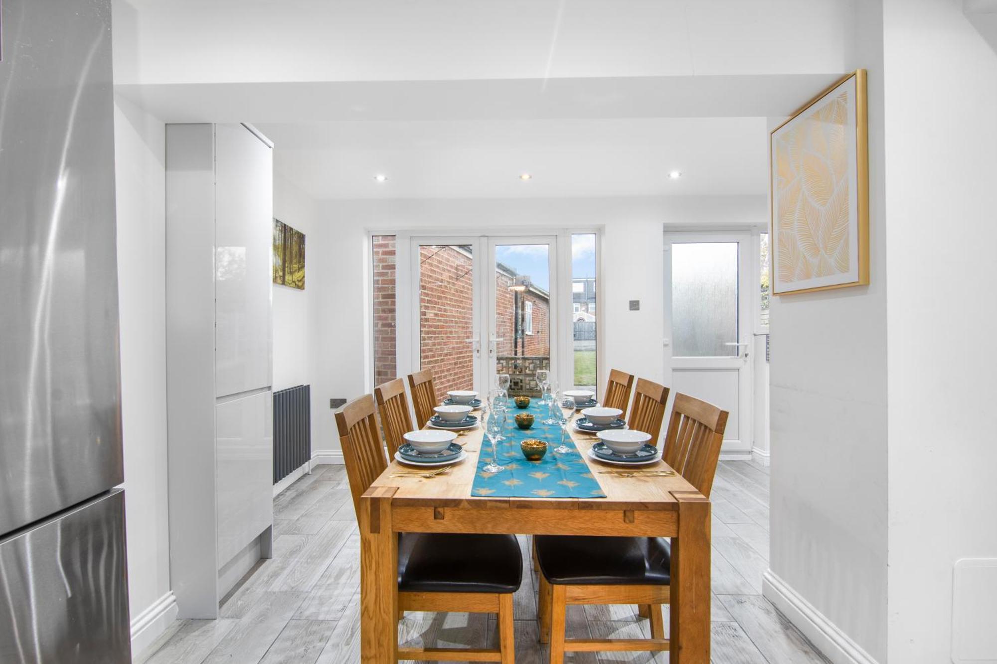 Onsitestays - Spacious 3 Bed House With Garden, Wifi & 4 Plus Parking Gravesend Exterior photo